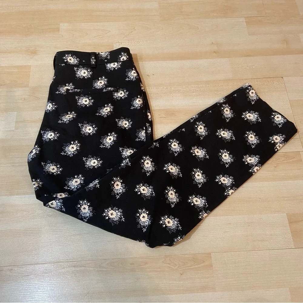 Club  Monaco women’s floral cropped cigarette‎ pants in size 2